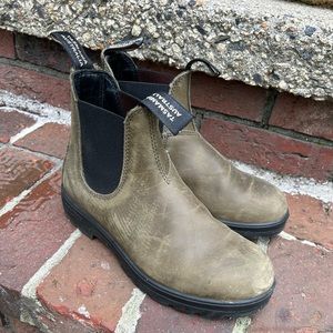 EUC Green Leather Blundstones boots